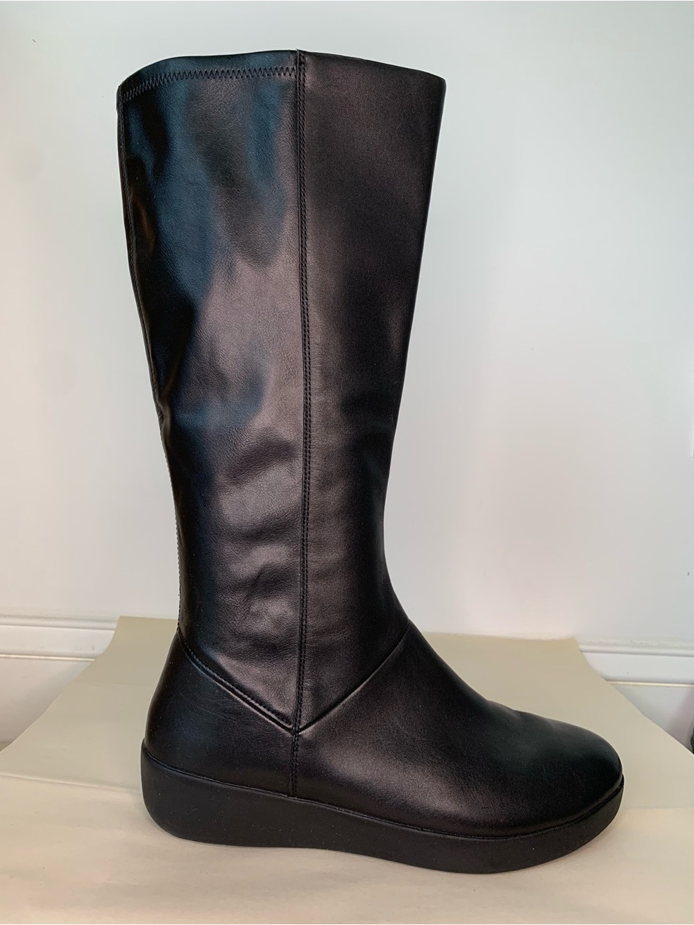 FitFlop Sumi Stretch Shaft Knee-High Boot in black leather. Size 10M. No box.